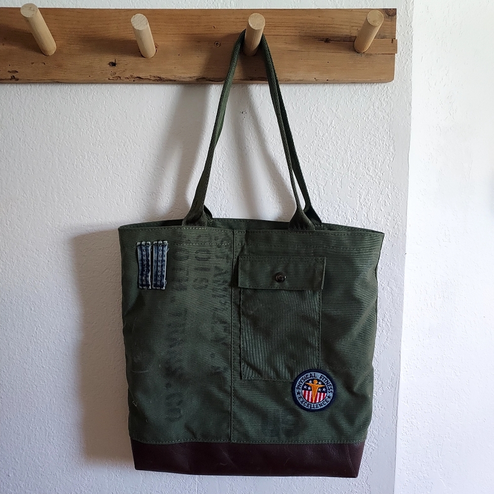 Tote bag